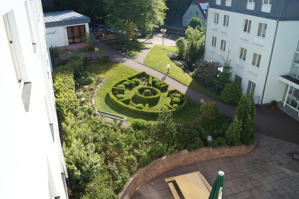 Taunustagungshotel Friedrichsdorf Exterior foto