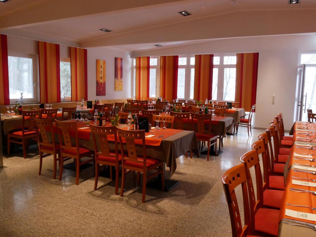 Taunustagungshotel Friedrichsdorf Exterior foto